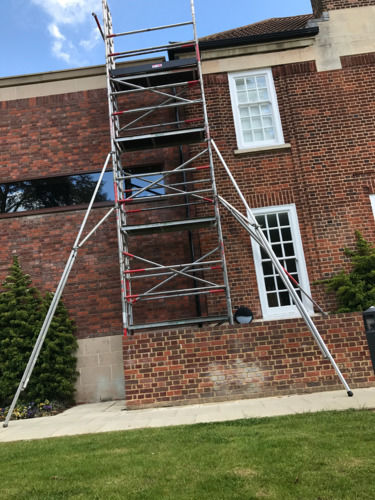 What is the difference between PASMA and IPAF?